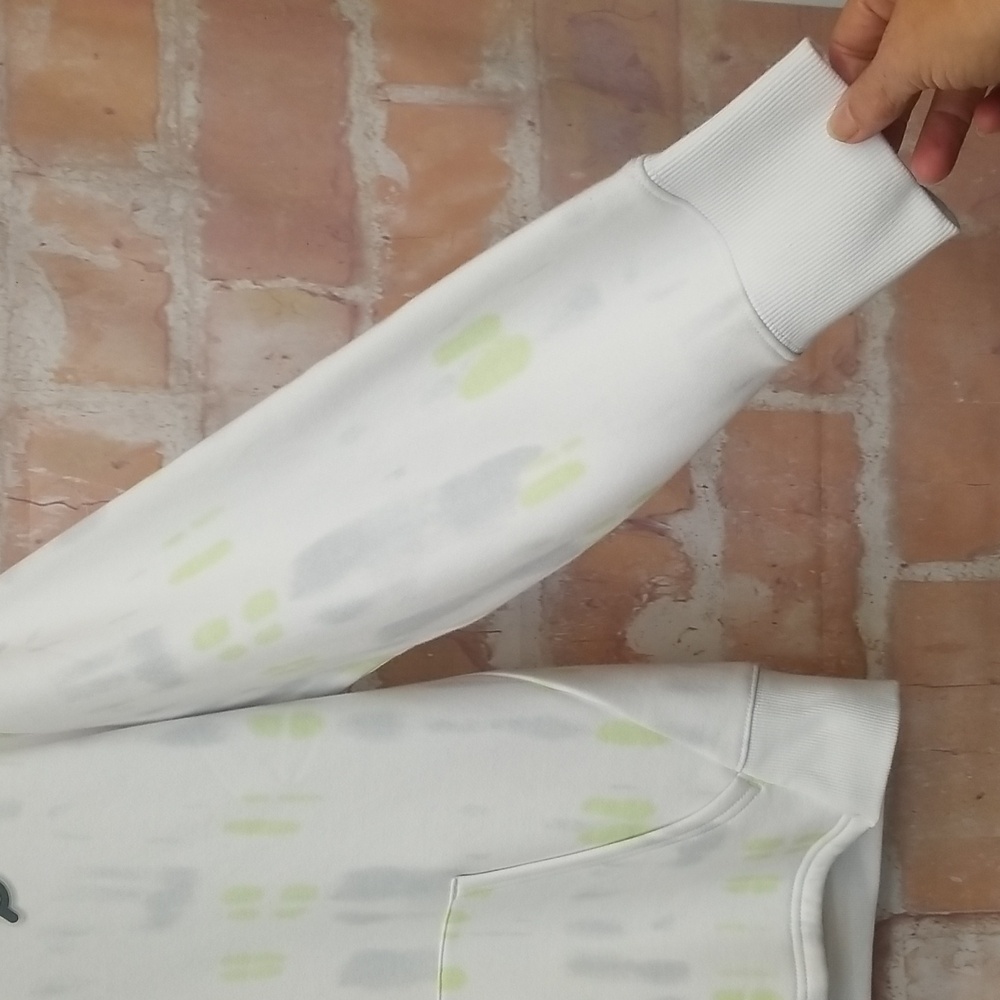 NWT Peloton Size M White Hoodie with Green Accents - Picture 4 of 8